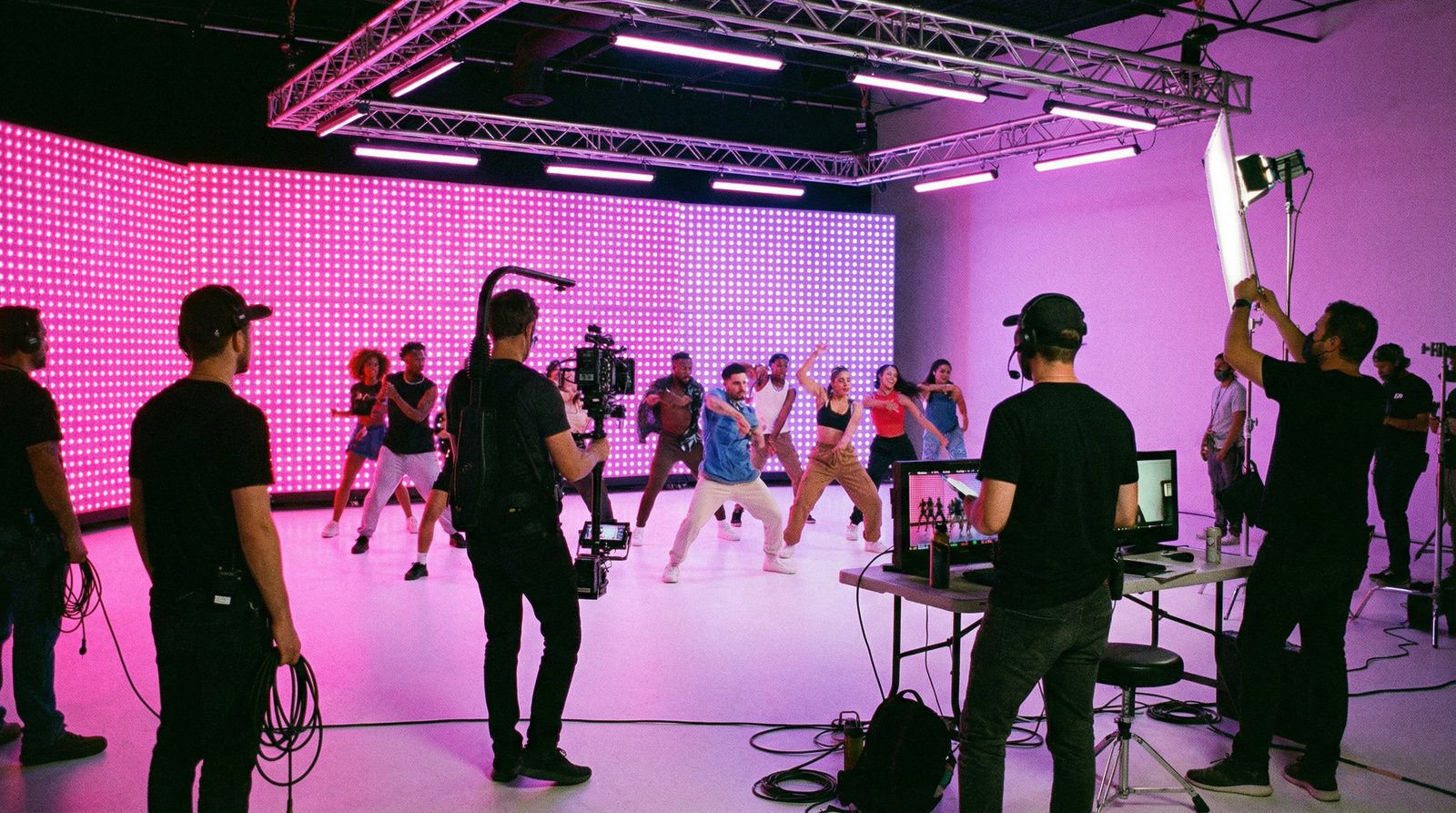 高清无码 MV幕后花絮视频